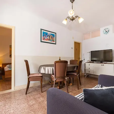 House Franica Apartament