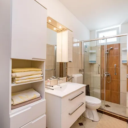House Franica Апартаменты *